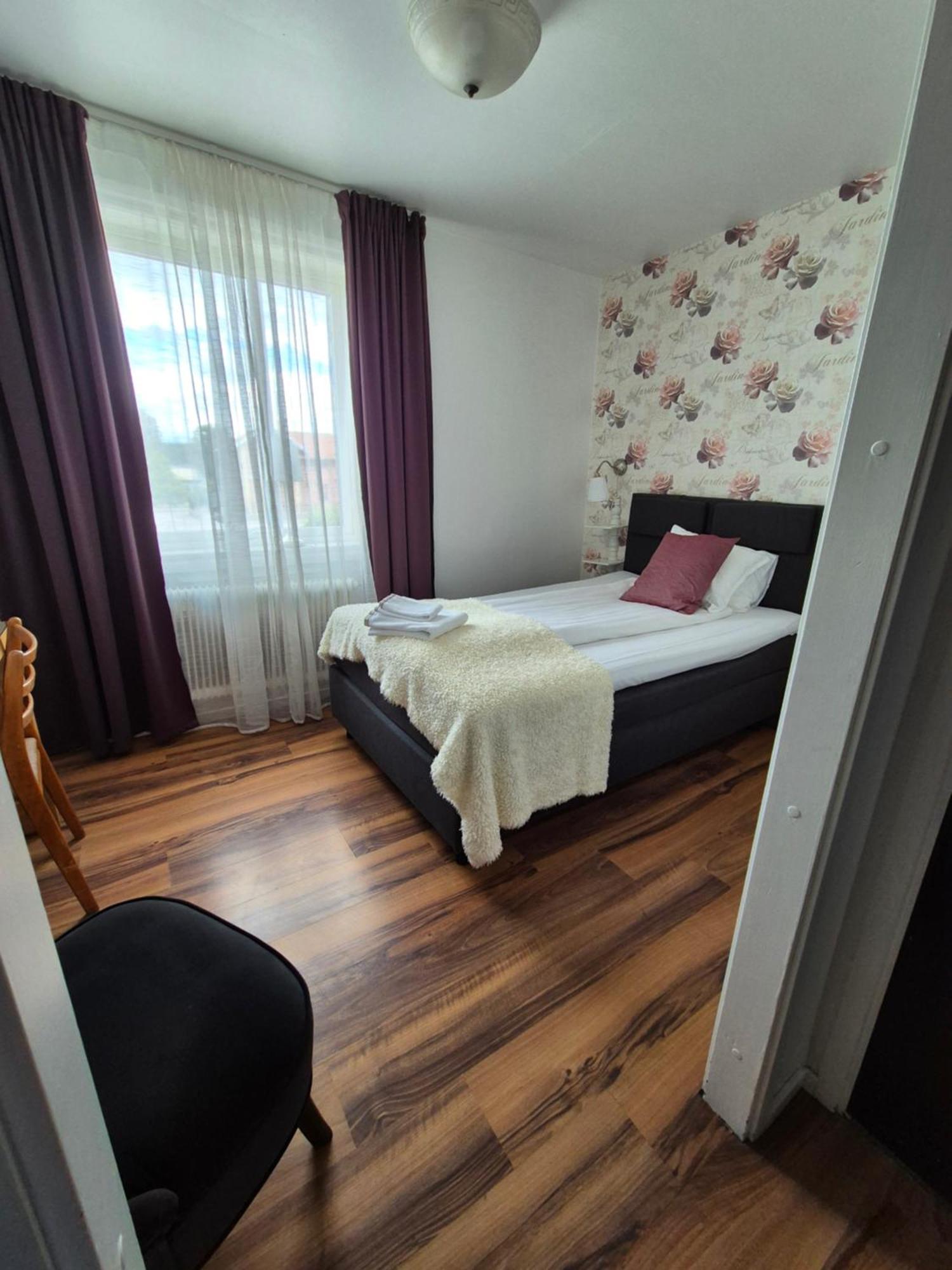 Smalandsstenar Hotell מראה חיצוני תמונה
